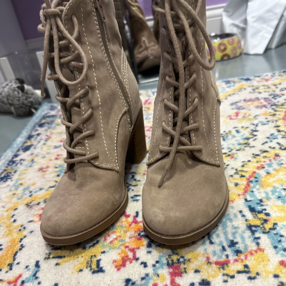 Womens shoes